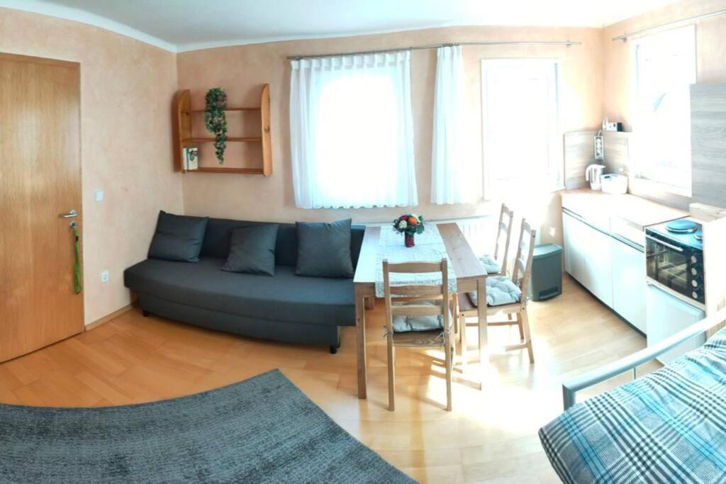 Zentrale & Ruhige Ferienwohnung Mössingen Exterior foto